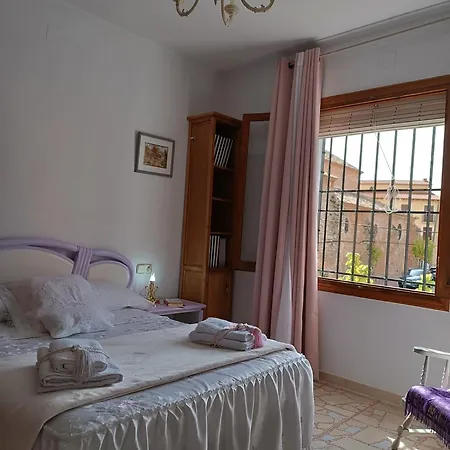 Agradable Casa Con Zona De Relax Y Aparcamiento